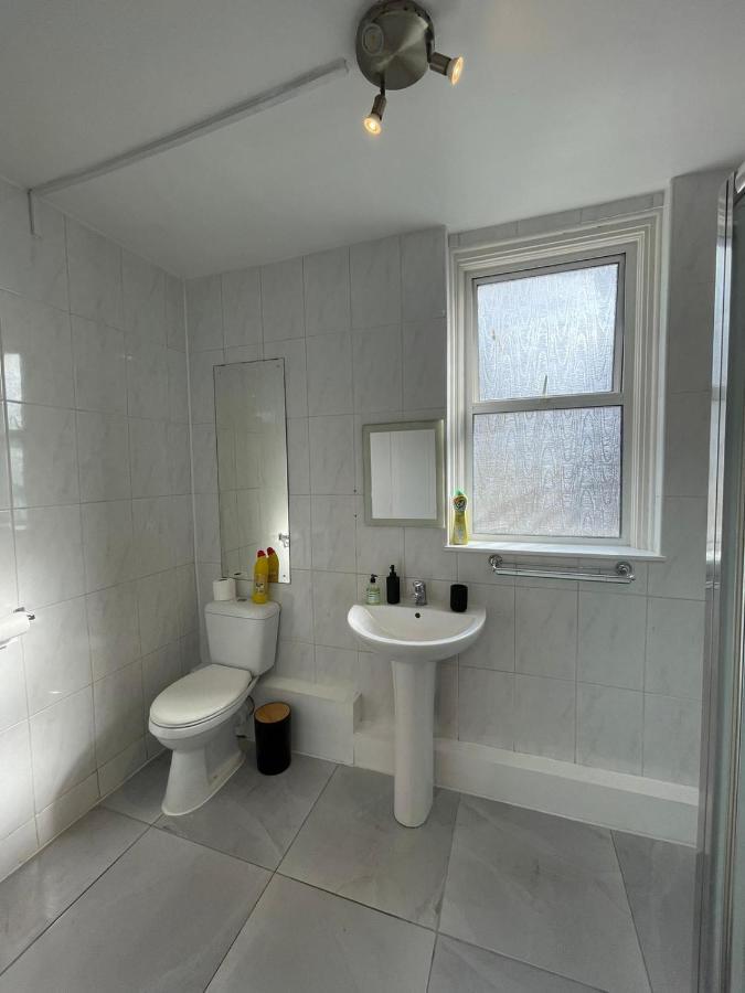 Amazing 3 Bedroom Flat Minutes From Tower Bridge London Exterior photo